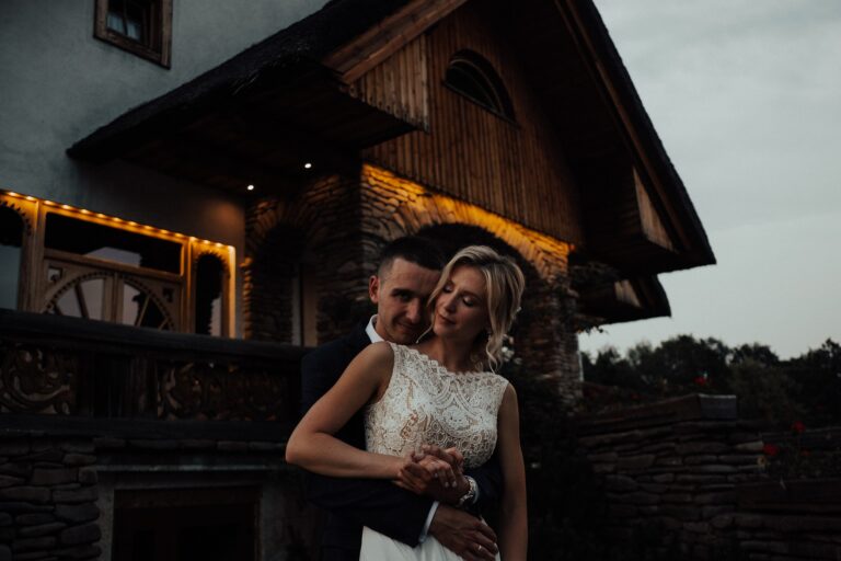 Sesja zdjęciowa ślubna Natalii i Mateusza w okolicach restauracji